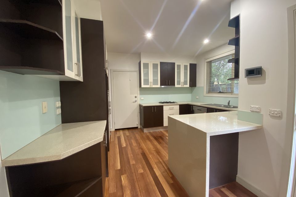 2 / 29 Simpson Drive, Mount Waverley