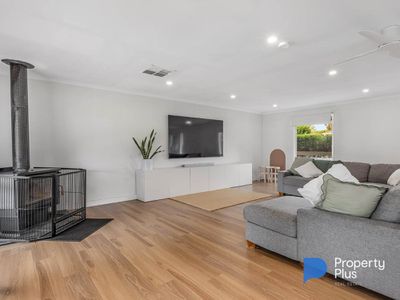 16 Rennie Street, Huntly