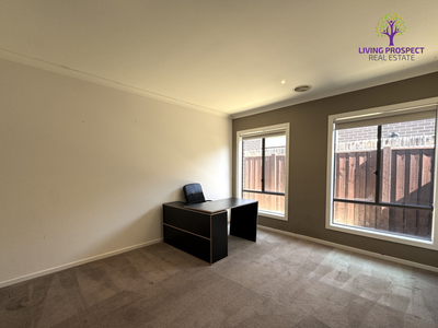 37 Fongeo Drive, Point Cook