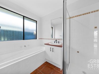 81 Scotsdale Drive, Cranbourne East