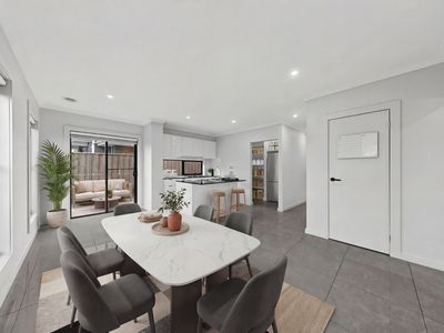 92 Flanagan Avenue, Officer