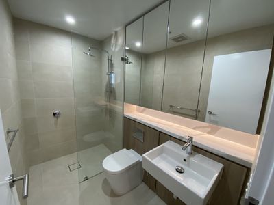 813 / 5 Maple Tree Road, Westmead