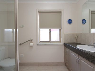 1 / 52 Cambridge Drive, Mansfield