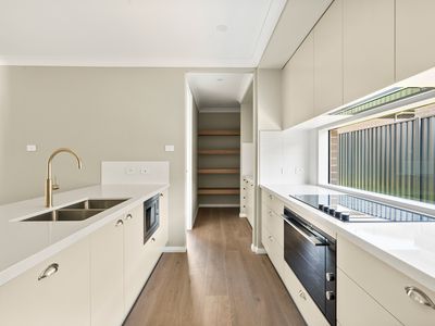 241 Ashburton Drive, Albion Park
