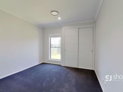 32 Mangrove Crescent, Dubbo