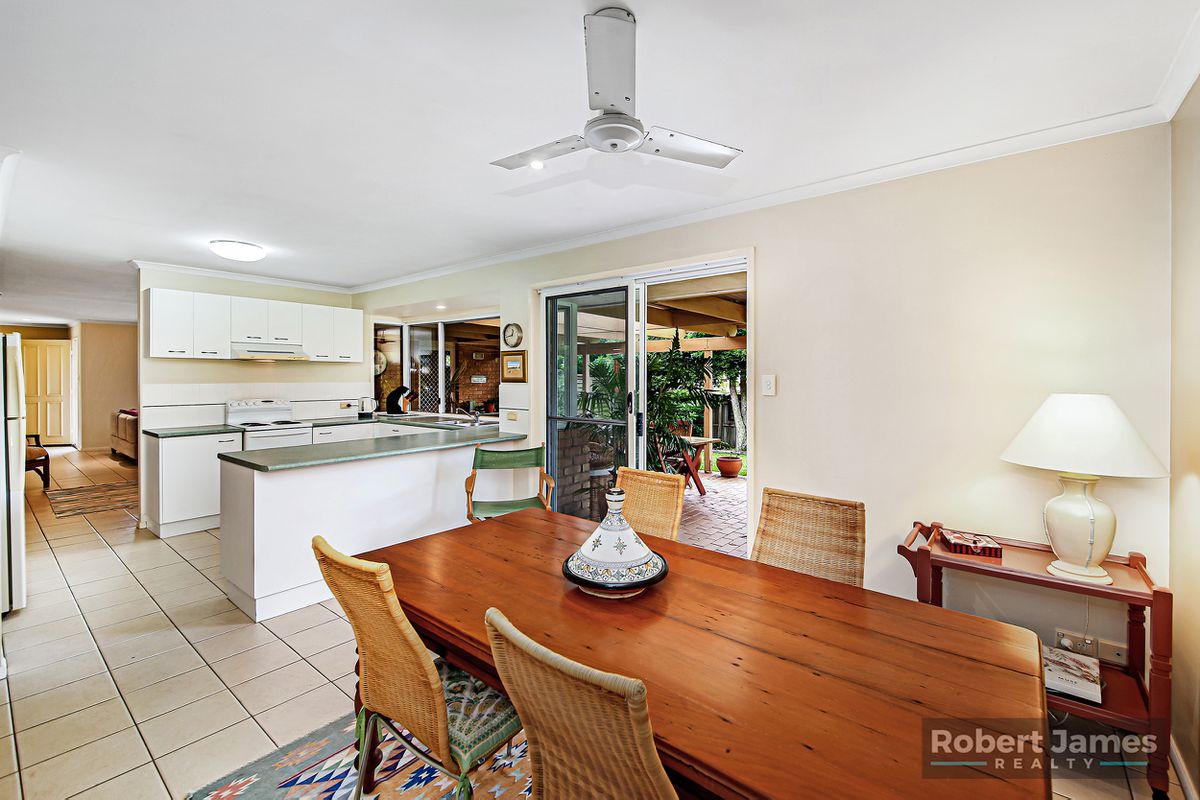 37 Gooloi Court, Tewantin