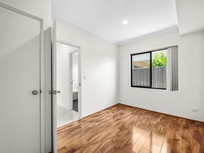 28 Mornington Crescent, Wandi