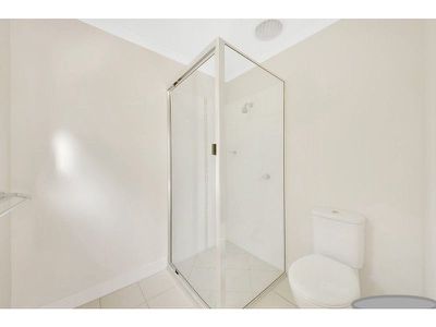 3 / 1 Collins Lane, Kin Kora