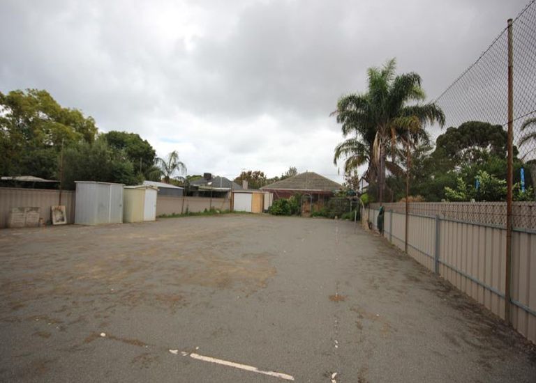 9 Balmoral Avenue, North Brighton