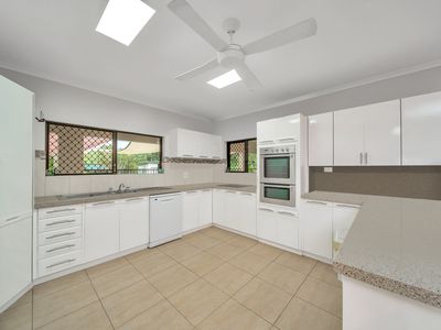4 Toni Close, Bayview Heights