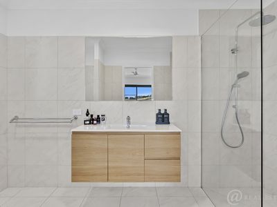 25 Sea Salt Drive, Lammermoor