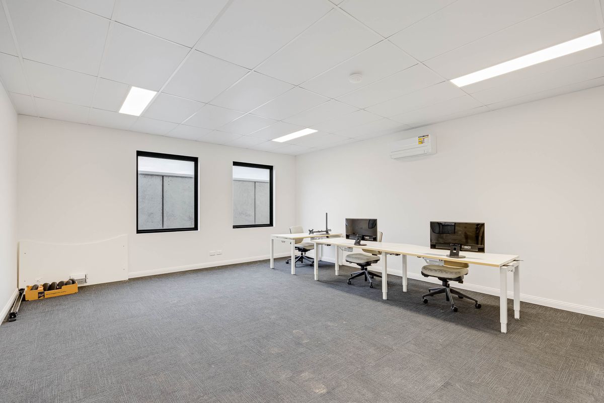 28 Moonah Circuit, Brooklyn