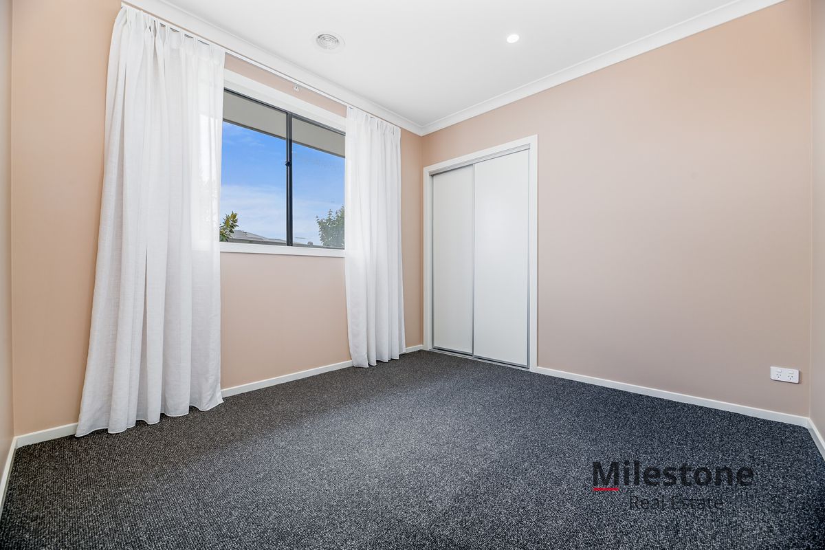 17 King Parrot Blvd, Drouin