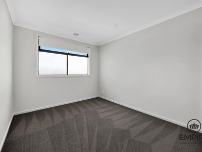 19 Stonefox Circuit, Clyde North