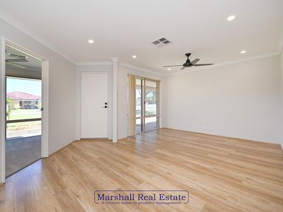 92 Balladong Loop, Carramar