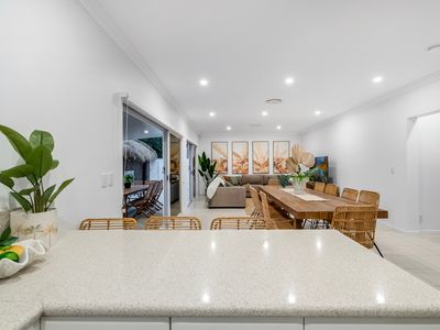 19 Summerland Ky, Broadbeach Waters