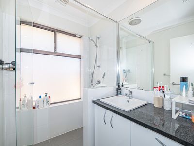 2 / 84 Clydesdale Street, Como