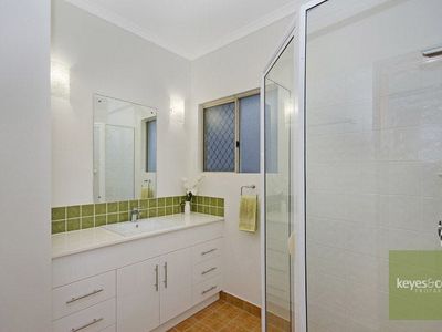 2 Kensington Court, Castle Hill
