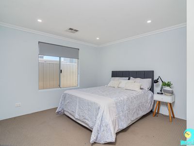 33 Summerhome Parade, Yanchep