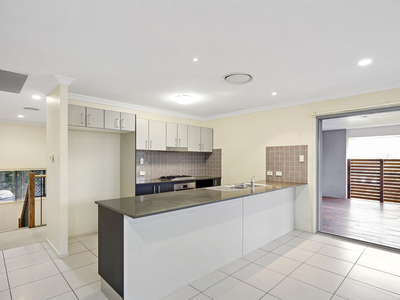 6 Berrimilla Lane, Coomera Waters