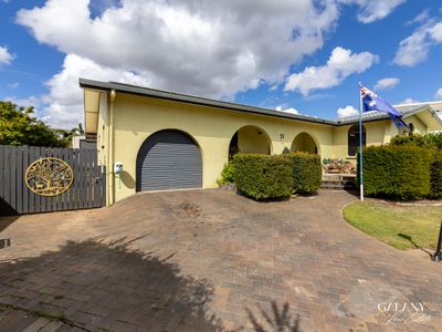 13 John Moffat Road, Gooburrum