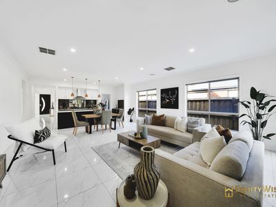 38 Bonhams Circuit, Manor Lakes