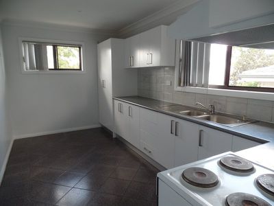 42 Heckenberg Avenue, Busby