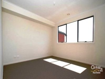 3 / 30 Simon Court, Hampton Park