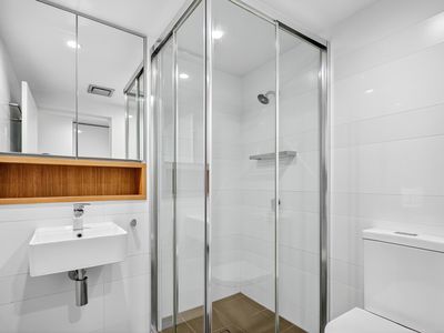 708 / 113 Commercial Road, Teneriffe