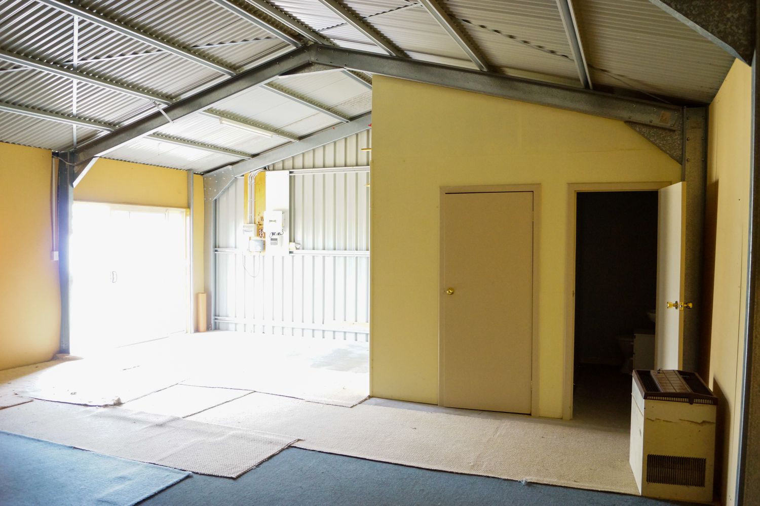 16 Burnett Street, Horsham