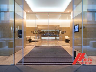 2D / 8 Waterside Place, Docklands