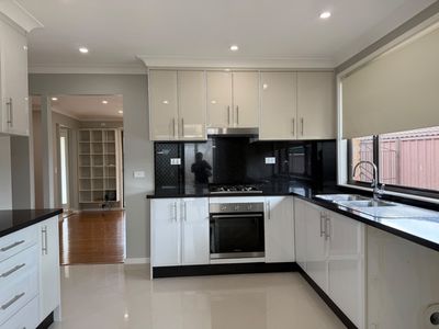 2 Hope Crescent, Bossley Park