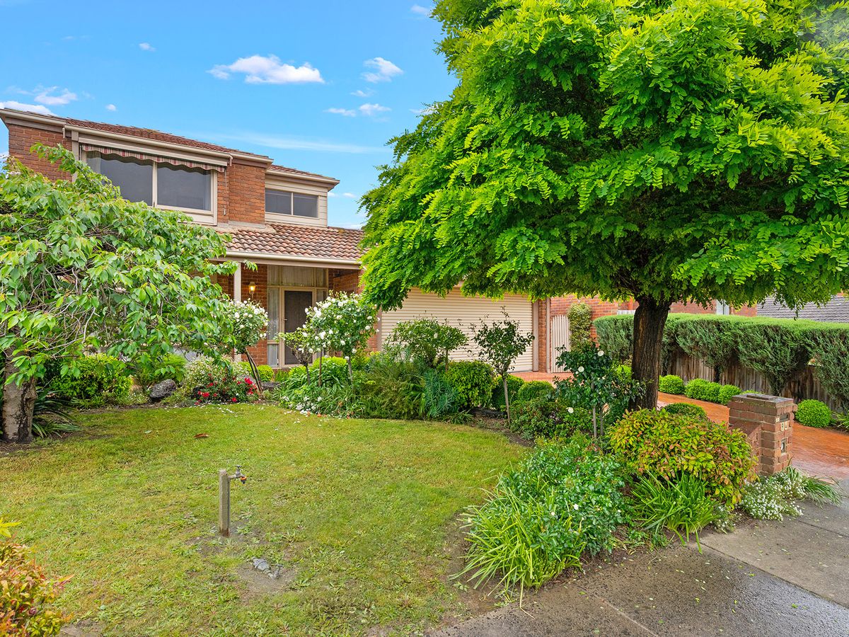 94 Mantung Crescent, Rowville Kelly Real Estate Group