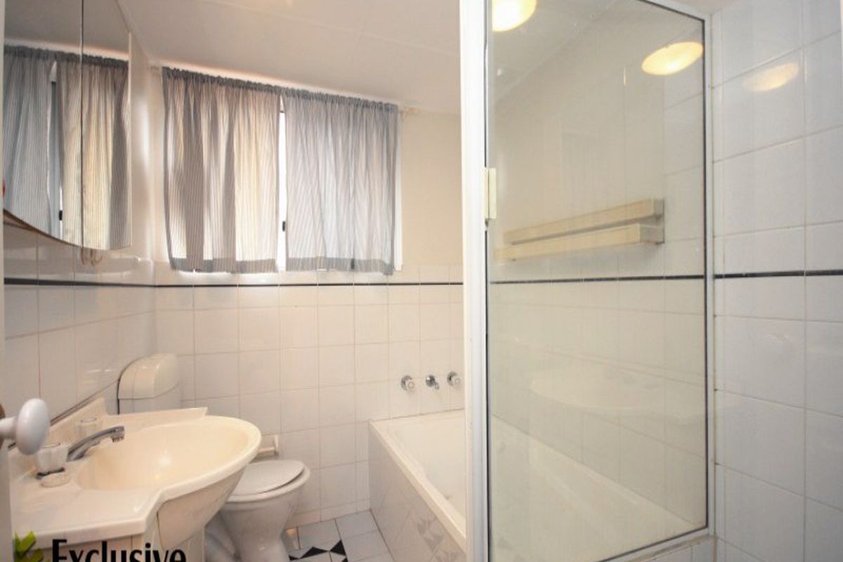 16-18 Bellbrook Avenue, Hornsby