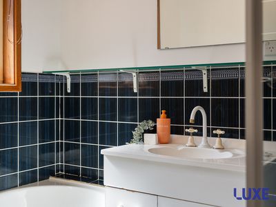 16 Gratton Place , Isaacs