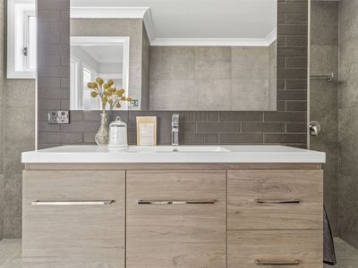 14 Porter Circuit, Milton