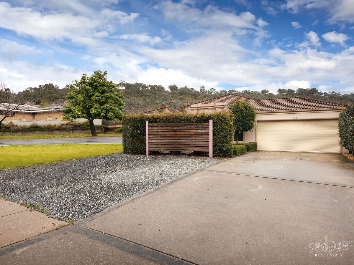 82 BARTON STREET, Wodonga sellbuyrent