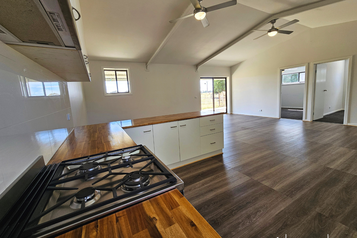 100 Stewart Road, Carag Carag