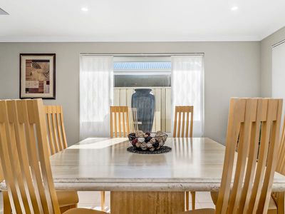 18 Minstrell Way , Madora Bay