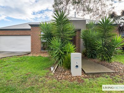 5 Laurence Way, Tarneit