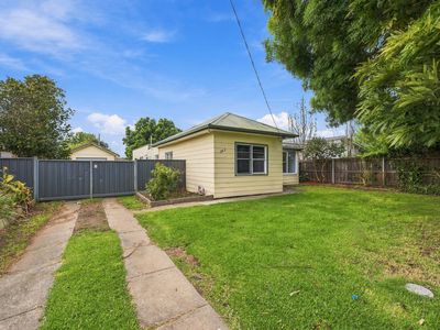 262 Guthridge Parade, Sale
