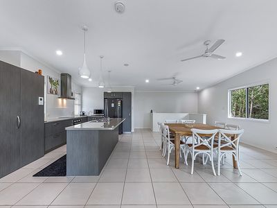 6A Yachtsman Parade, Cannonvale