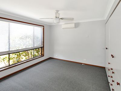 15 Paradise Avenue, Forster