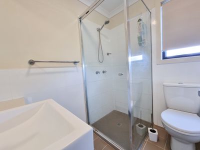 23 / 1 Michel Place, Telina