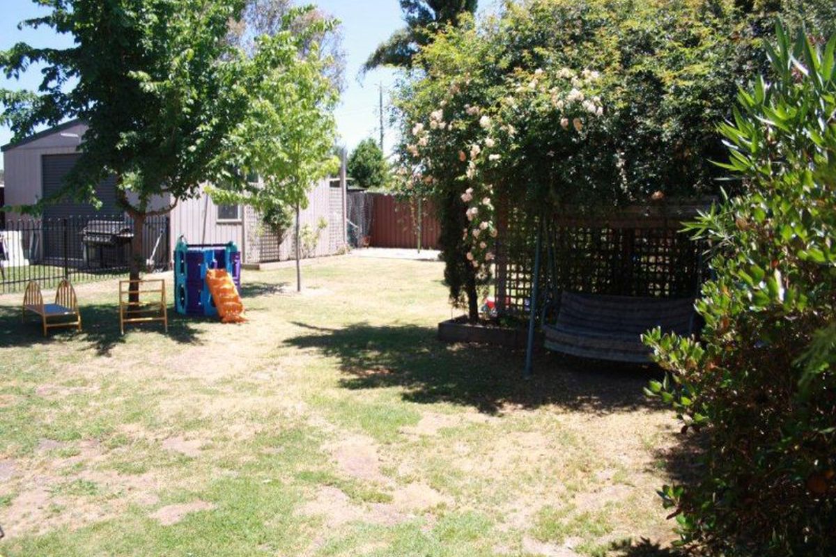 7 Club Court, Mansfield