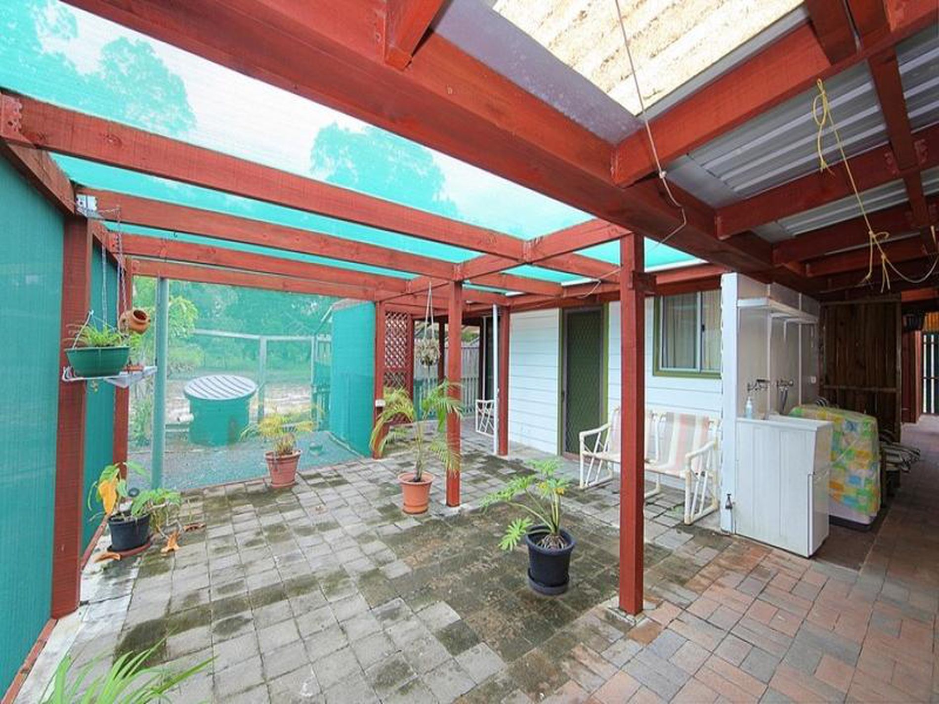 42 First Avenue, Woodgate
