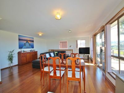 44 Lakeside Drive, Eden