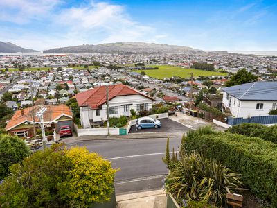 62 Easther Crescent, Kew