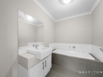 16 Abbott Street, Melton South