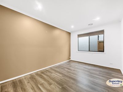 16 Moylan Drive, Rockbank